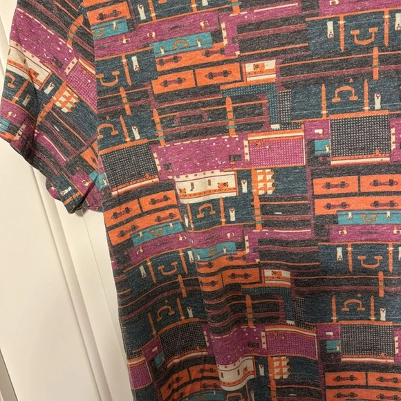 Lularoe Perfect Tee Sz XL Luggage Print - Picture 7 of 7